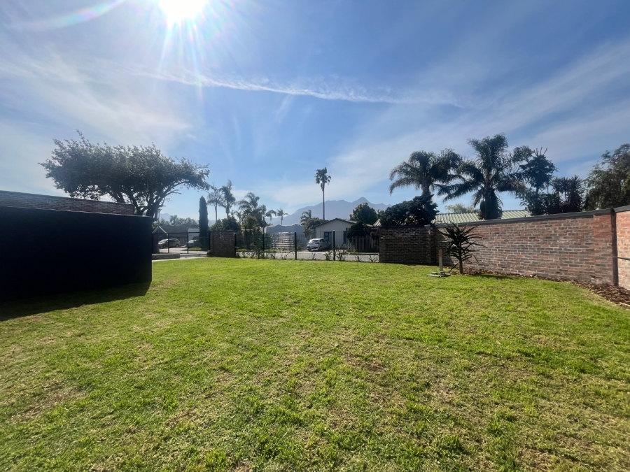 To Let 2 Bedroom Property for Rent in Dormehls Drift Western Cape